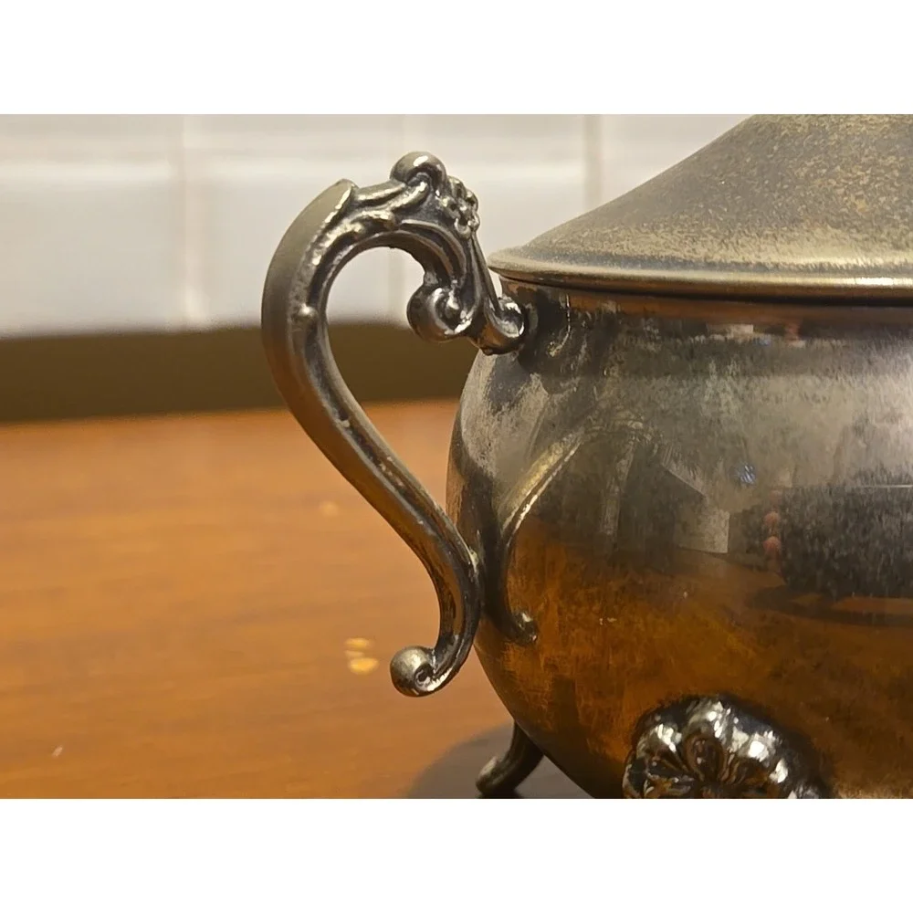 Vintage Leonard Cream and sugar with lid Silver‎ plated footed victorian